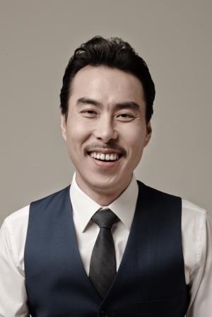 Min Moo-je's poster
