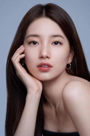 Bae Suzy's poster
