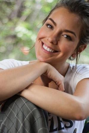 Oriana Ramírez's poster