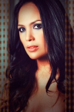 Lara Morena's poster