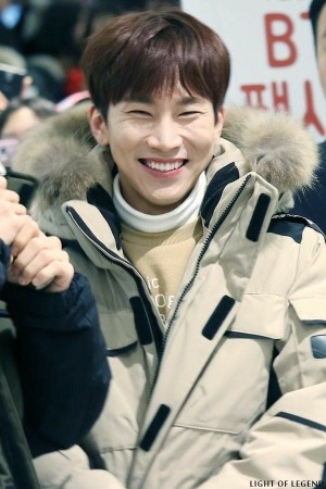 Seo Eun-kwang's poster