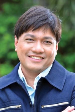 Wenn V. Deramas's poster