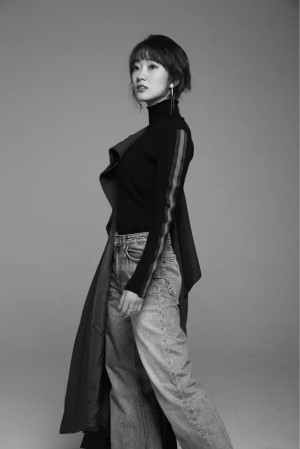 Yang Qifang's poster